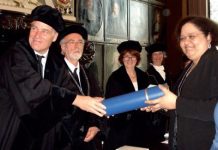 Ellen-Marie Engelhardt a gradua komo dòktòr