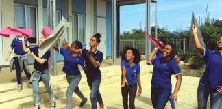 Alumnonan Liseo ta siña stapnan básiko di kualidat