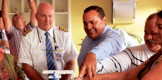 Buelo inougural Twinotter Divi Divi