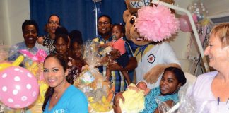 Eve Kapel promé yu di aña