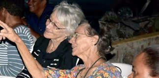 Hopi atenshon pa Anochi ku luna yen