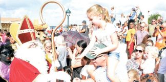 Sanikolas a pisa suela di Boneiru