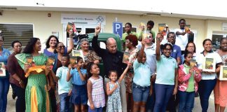 ‘Un fin pa kachipin’ ta drenta skol básiko