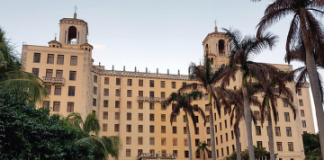 Boneriano ta restorá ‘Hotel Nacional de Cuba’