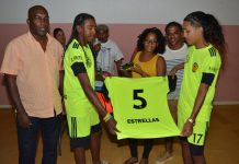 S.V. Estrellas a bendishoná unifòrm nobo