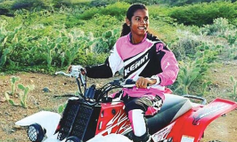 Wennely den su promé presentashon a laga su stèmpel atras