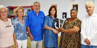 ‘Abraham krónika di un dinastia polítiko’ entregá na Biblioteka