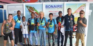 Windsurfistanan kontentu ku logronan Aruba Hi-Winds
