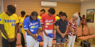 Bonaire Angels a bendishoná unifòrm