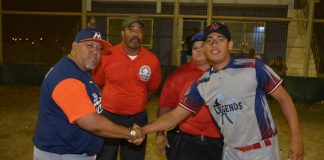 Legends a nòkout Blue Marlins 16-0