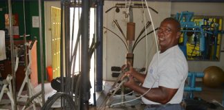Bòlòshi Body Business bou di maneho di Mario Soliano BBB (“Bòlòshi Body Business”)