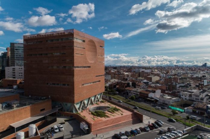 Clínica Santa Fe na unda Eirys ta interná