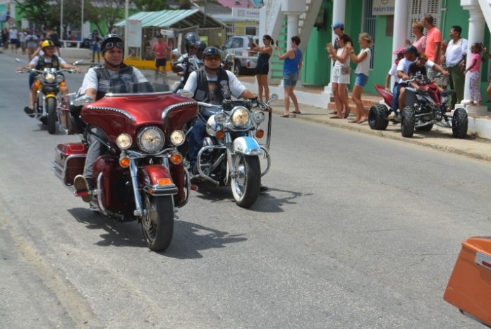 Tour ofisial motosiklista Dia di Boneiru