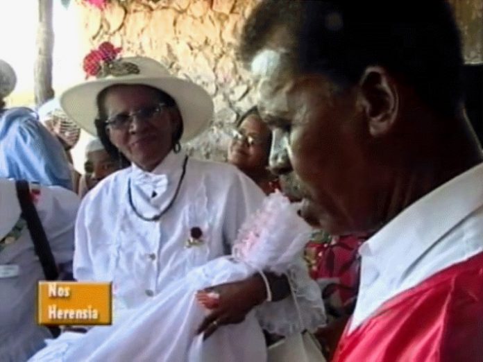 Na diferente okashon Nel a hunga e papel di pastor den boutismo di pòpchi na Rincon.