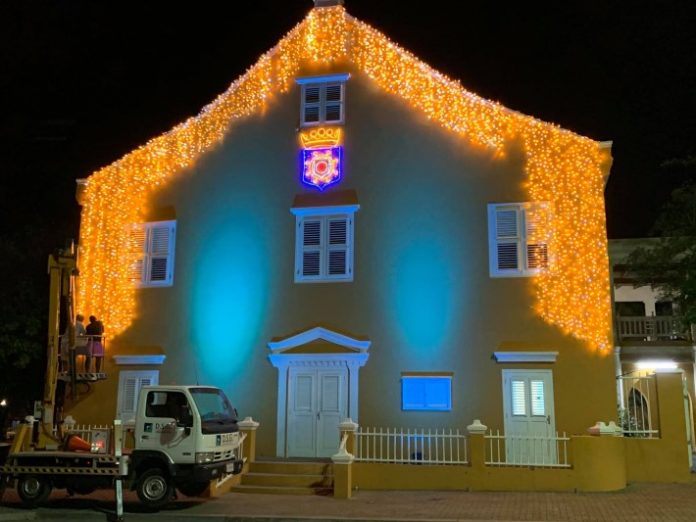 Ofisina Prinsipal di Gobernashon ya ta lusi den ambiente di Pasku.