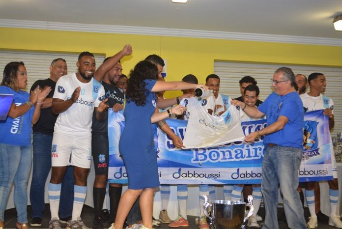 Bendishonamentu unifòrm S.V. Uruguay/Dabboussi Motors