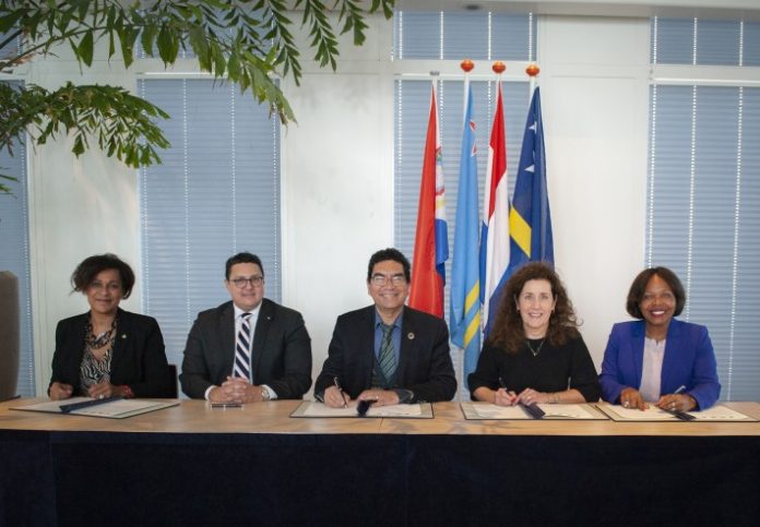 D.r.p.d. Jorien Wuite, Guill-fred Besaril, Rudy Lampe, Ingrid van Engelshoven i Marilyn Alcalá-Wallé.