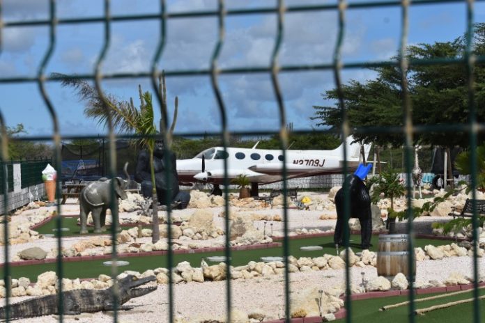 Avion ku mester a bai Subí Blanku a resultá otro kaminda