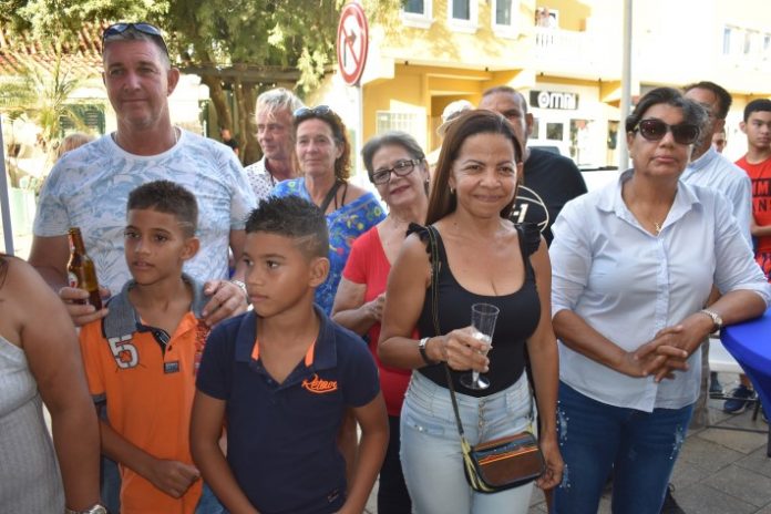 Nancy Varon a selebrá 15 aña di Vanidades