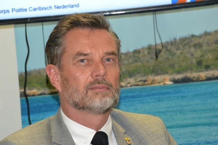 Fiskal mayó Bote ter Steege.
