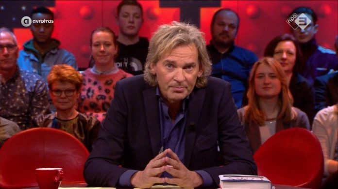 Presentadó di DWDD Matthijs van Nieuwkerk.
