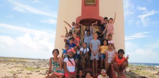 Muchanan a hasi diferente aktividat i eskurshon