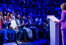 POLITIKA Pero preferibel no durante formashon VVD tin elemento di diskushon