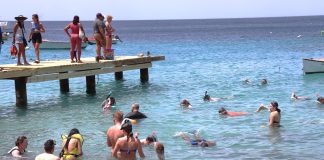 Despues di a mira e situashon na Playa Piskadó Mester atraé turista pero mester krea espasio tambe pa piskadónan