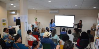 (skohe kiko sali na foto. diferente ta kasi meskos) — Suzanne Meeuwissen a splika di posibilidatnan Outornan lokal buskando fondo pa publiká buki