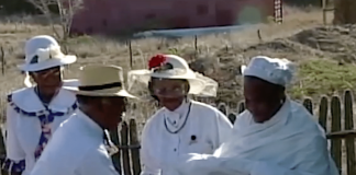 Splikashon tras di komposishon di Luis Moka Boutismo di pòpchi tresé maestralmente den kansion