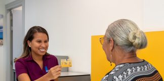 Residentenan di Statia ta risibí karchi di kuido