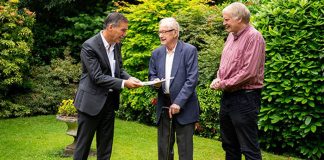 Un studiante di 94 aña ta haña su diploma bachelor Nunka ta muchu bieu pa siña