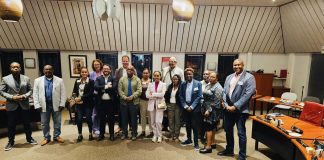 Bishita di trabou miembronan di Konseho Insular na Hulanda