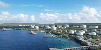 Pa manehá i operá instalashonnan petrolero Refineria i Oryx Midstream a firma kontrakt di término largu