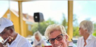 Figura markante di Malekon a fayesé Awe ta despedí di ‘Oma van Bonaire’