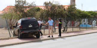 Outo ta drenta kurá di misa