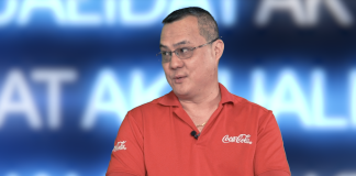 Na opinion di empresario Xuwen Cen: Fábrika di limonada no ta parse faktibel