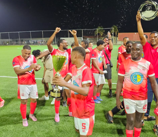 Vespo ta gana Premio Broertje Janga