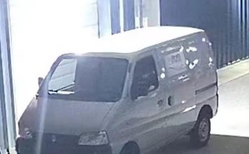 A hòrta vehíkulo durante kiebro