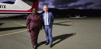 Sekretario di Estado van der Burg a bishitá Statia