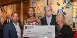 St. Maarten selektá pa risibí beka Owen Arthur