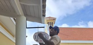 Pastor Baak tambe tin su bòrchi