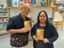 Bishita eskritornan Boneriano na Biblioteca Nacional