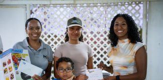 Entrega premio Festival Kanto Krioyo