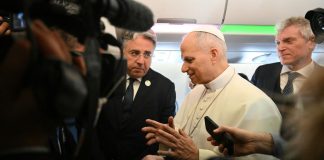 Papa ta reakshoná riba ekspleshon di Trump: “Mi lo sigui papia kontra guera’”