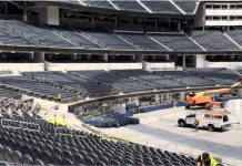 Pa Kopa Mundial 2026 SoFi Stadium ta kuminsá konstrukshon tereno di wega