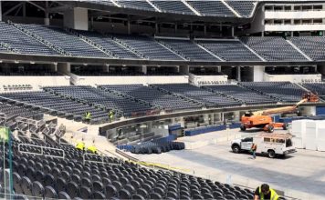 Pa Kopa Mundial 2026 SoFi Stadium ta kuminsá konstrukshon tereno di wega