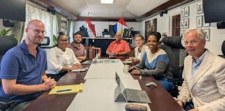 Bishita di Fondo Nashonal Restourashon i Agensia Herensia Kultural