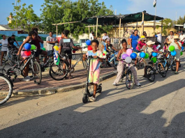 Parada di baiskel dediká na Erick Frans