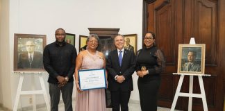 Premio Cola Debrot pa Jeritza Vivas